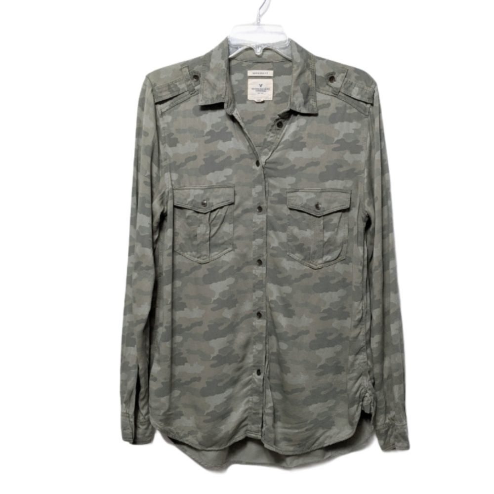 AMERICAN EAGLE Boyfriend Camo Button Up Shirt M